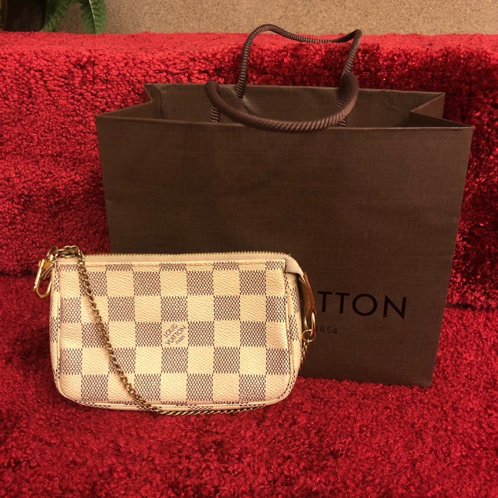 ⛔️SOLD⛔️ 100% Authentic Louis Vuitton Pochette Pouch Azur